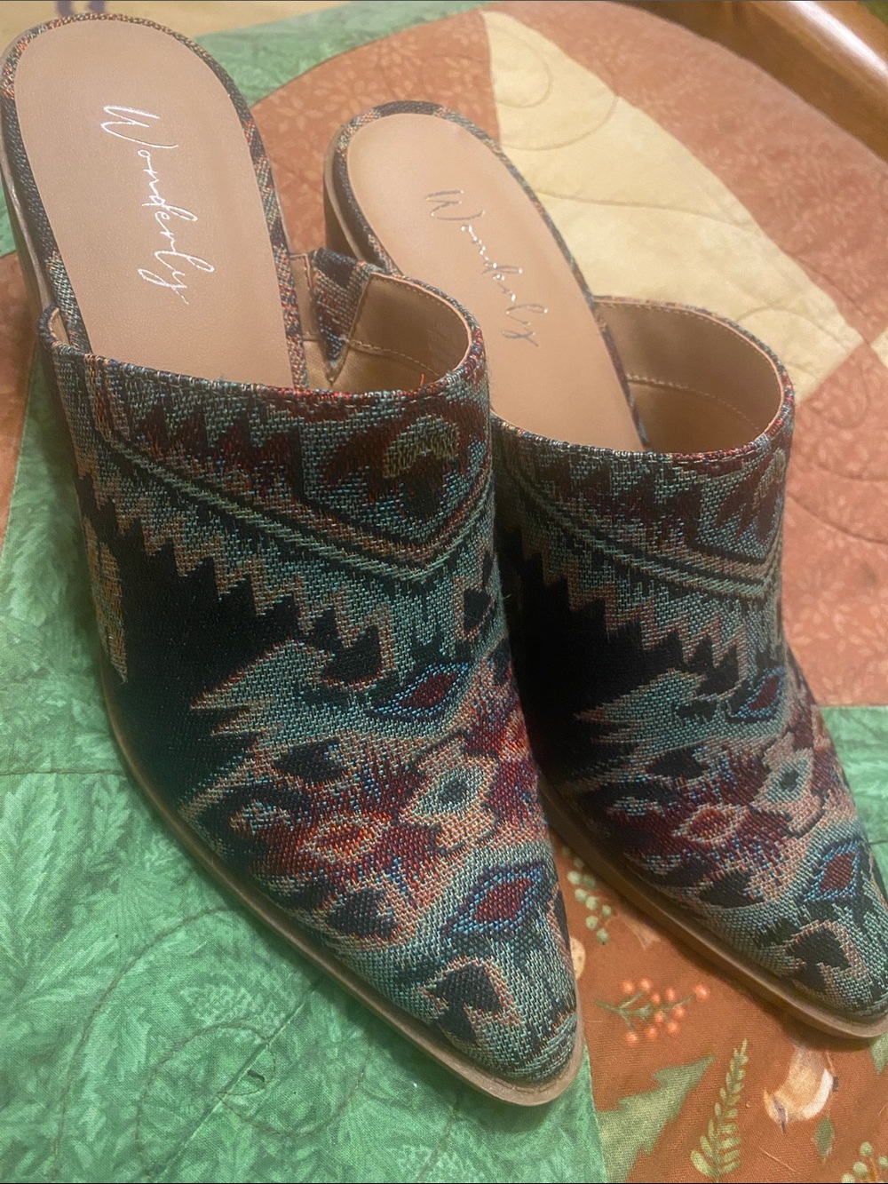 Like New Wonderly Teal Multicolor pattern Tapestry Pointed-Toe Mules - Picture 9 of 9